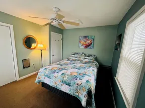 2BR Condo in Heart of Downtown -- Walk to Beach & Shopping - Image 3