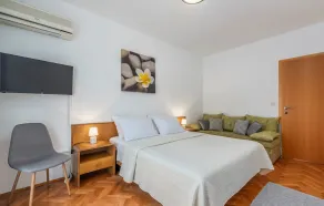 Two-Bedroom Apartment Antonela I - Image 5