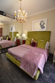 Elegant Baroque Apartment Near THE Prince's Palace - Image 3