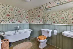 Swalebeck House - Image 4