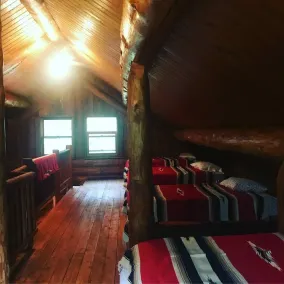 Quiet Lakeside log cabin with teaching/studio space available for retreats. - Image 4