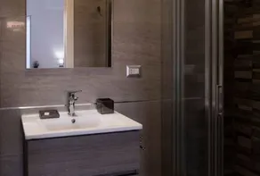 Deluxe apartment with Jacuzzi and terrace - Image 2