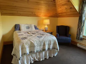 Oceanfront family vacation home on peaceful Howe Bay - Image 5