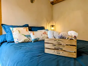 Vineyard Cabin in Auvergne for Romantic Getaway - Image 4