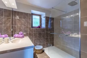 Beautiful totally restored holiday house with private pool - Image 2