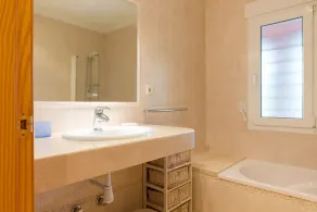 Villa luxueuse et climatisée avec piscine privée et vue mer panoramique - Image 4