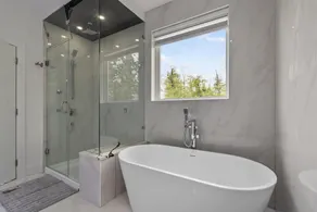 🍁Brand new, cheerful, exquisite 4 BR house,fast wifi,parking🏆 - Image 5