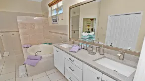 Seascape - SpaWhilrpool South Terrace 4 Bedroom - Image 4