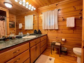 Lazy Bear Lodge - minutes to John C Campbell Folk School - Image 2