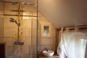 Casa encantadora bonita situada na Bretanha e uma banheira de hidromassagem aquecida de madeira privada - Image 4
