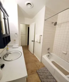 SALE! Peaceful, Clean, 4x Queen Bed, Spacious! - Image 5