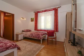 Ferienhaus Klen * rolig beliggenhed, stor have, terrasse, trådløst internet - Image 5