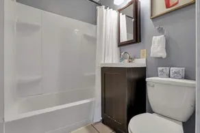 3 Bedroom 2 Bathroom + Fenced yard - Image 3