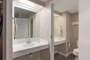 Center Parlor Room at Sandy Cove Unit - Image 4