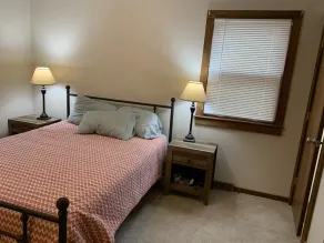 Cozy Cabin with private HOT TUB! - Image 4