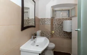 2 bedroom gorgeous home in Blace - Image 3