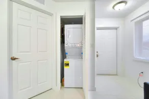 Prime Location Duplex for a Relaxing Stay - Image 2