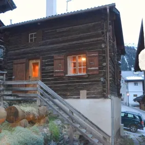 Esterno: chalet su 3 piani nel centro del paese con ingresso al 1 ° piano, per 5 persone - Image 5