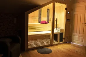 Klimatisiertes WellnessLoft mit Privatsauna - Image 3