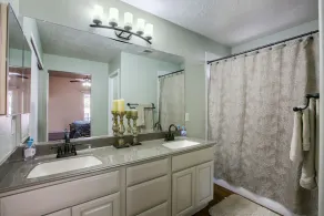 Gemütliche 4 BR mit Whirlpool in der Nähe von Casino, Golf, I-25, Restaurants und Unterhaltung - Image 4