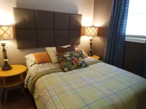 14) Pink Owl Cottage - Image 2