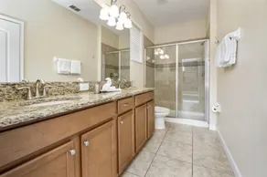 Contemporary 5 Bed 5 Bath Single Family With Upgrades - Image 5