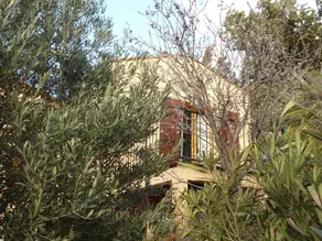 Detached vacation home in 1200m2 Mediterranean garden - Image 5