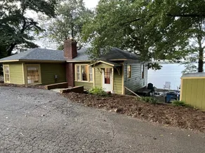 “The View” Lake Front Cottage w/Hot tub - Image 5