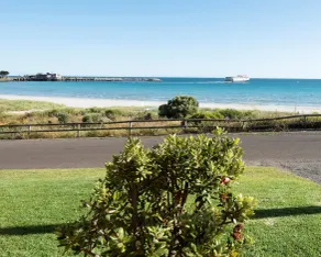 Cape View Cottage - beachside - Image 2