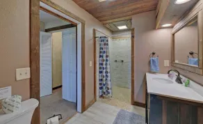 Birds Eye Cabin - Sunset & Starry Retreat Pet Friendly w Private HotTub, Fire Pit and Game Room - Image 3