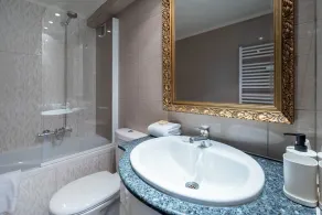 Brussels Expo Elegant residence - Image 3