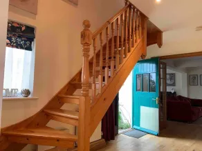 2-Bedroom Cottage with 2 Ensuites - Sleeps 6 Wifi - Image 2