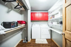 Hillside Hideaway 2 Bedroom Cabin - Image 2