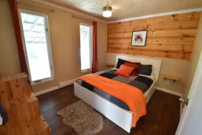 Epic Sunsets - Waterfront Cottage 4 Bedrooms, 2 Bathrooms - Image 4