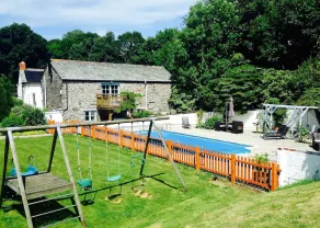 Self Catering Rural Farm Cottage + Heated Pool Cornwall - Image 2