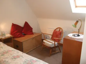 Holiday cottage in rural setting within quiet coastal village. - Image 4