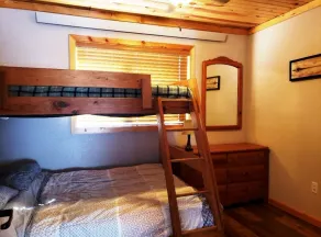  2 bdrm, 3 beds. Quiet Retreat. Fenced in Unit, pet friendly! - Image 5