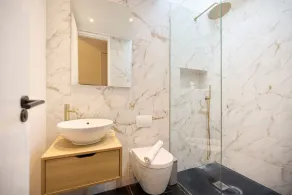 Mill Hill Mews Home with Garden - Image 3