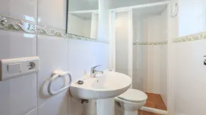 Sommerhus med vidunderlig have og fritidsområder - Image 4