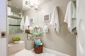Oceanfront Luxury Condo in Mission Beach - Image 3