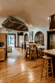 Lake Front Rustic Suite Rental - Image 5