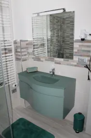 Situata in Zona Centro, Ristrutturata nel 2021 in Stile Contemporaneo - Image 2