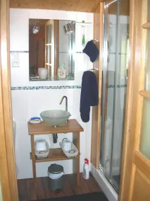 At the heart of an equine farm. Reside in a cottage of 70 m. with a pool. - Image 2