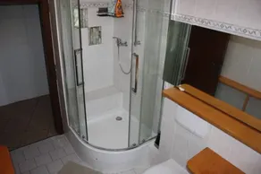 Alpine view between 2 lakes. 2 rooms - new kitchen - bathroom - Image 3