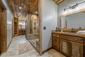 4 Bedroom Luxury Cabin on Toccoa River w/ Separate Entertainment Room & Suite - Image 4