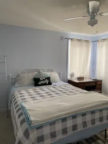 Sleeps 12-  Airy 3 bedroom, 1.5 baths semi-detached home - Image 4