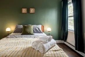 Beautiful & Cozy Apt For Your Group ★ Hosts 6 People | Near Downtown & Fed. Hill - Image 5