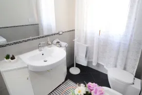 Spectaculaire penthouse neuf avec vue mer et verdure, 5ème étage, avec wi-fi gratuit - Image 2