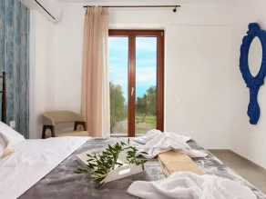 Villa in Arkadi With Pool Near the Sea - Image 4