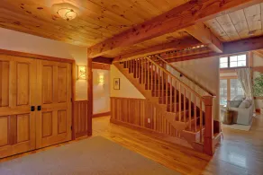 Upscale luxury 5 Bedroom Sunapee retreat 3 min from Lake and Mountain + Jacuzzi - Image 2